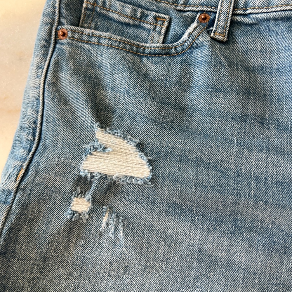 Old Navy brand mid rise OG loose size 10 denim distressed shorts - Picture 3 of 4